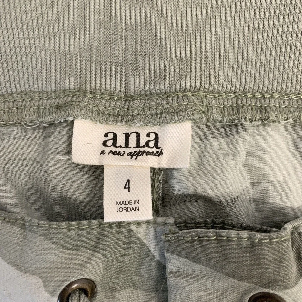Ana Shorts Set‎ of 2 Camouflage Twill Stripped Size 4 Cute Summer Mid Rise
